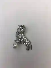 Серебряный брошь на булавке