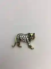 Золотой брошь на булавке