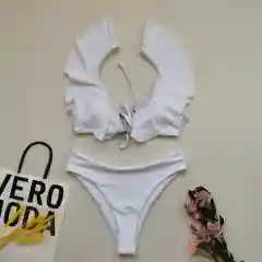 Белый женский раздельный купальник