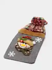 Белый чехол новогодний на бутылку
