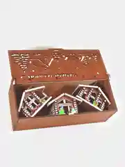Новогодние елочные игрушки "Домики шале" ручной работы, деревянные