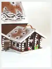 Новогодние елочные игрушки "Домики шале" ручной работы, деревянные