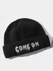 Черный зимняя теплая молодежная шапка бини с принтом "Come On"