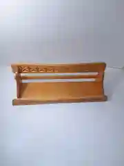 Полочка деревянная
