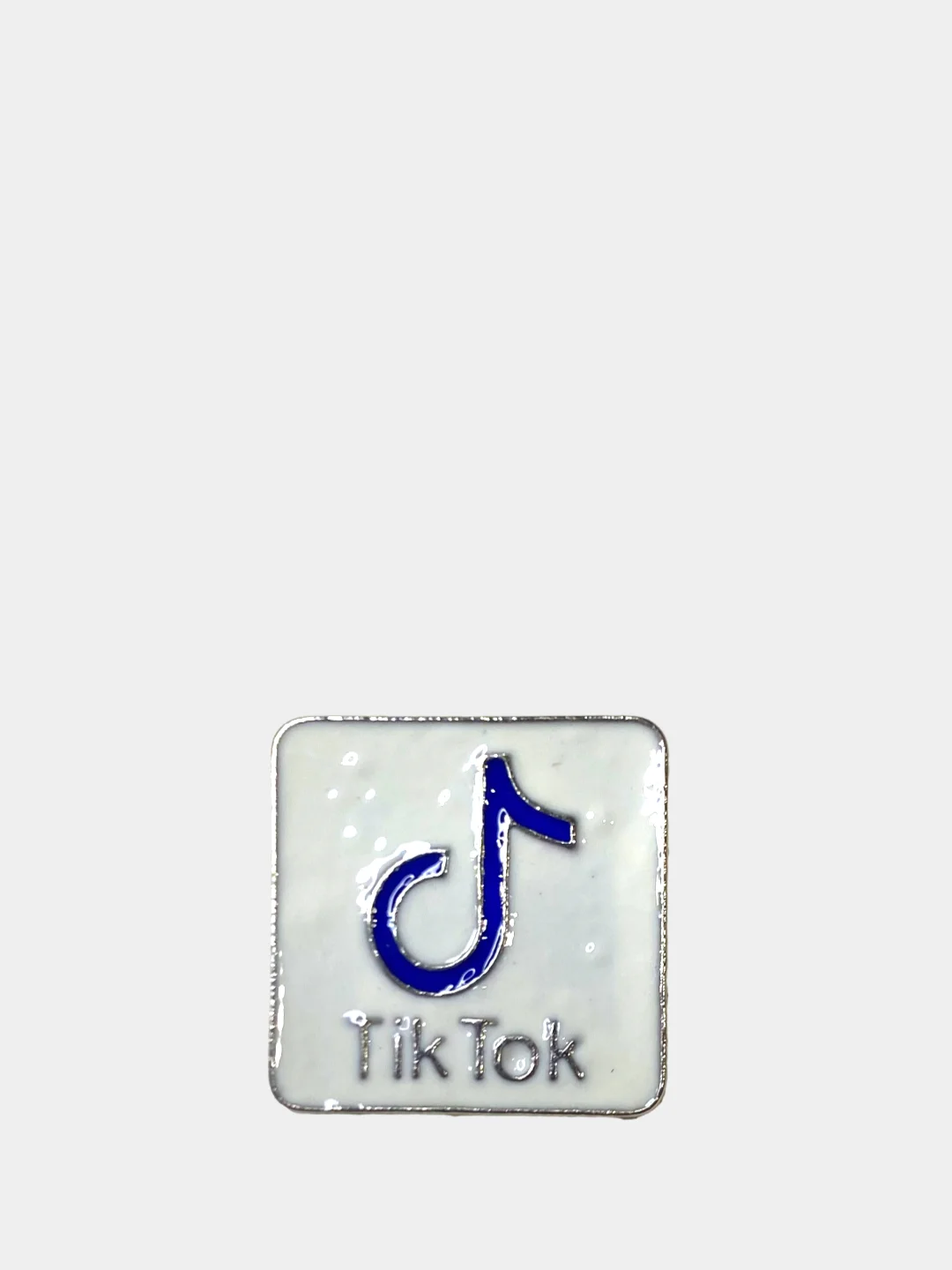 Фиолетовый пин металлический на булавке tik-tok