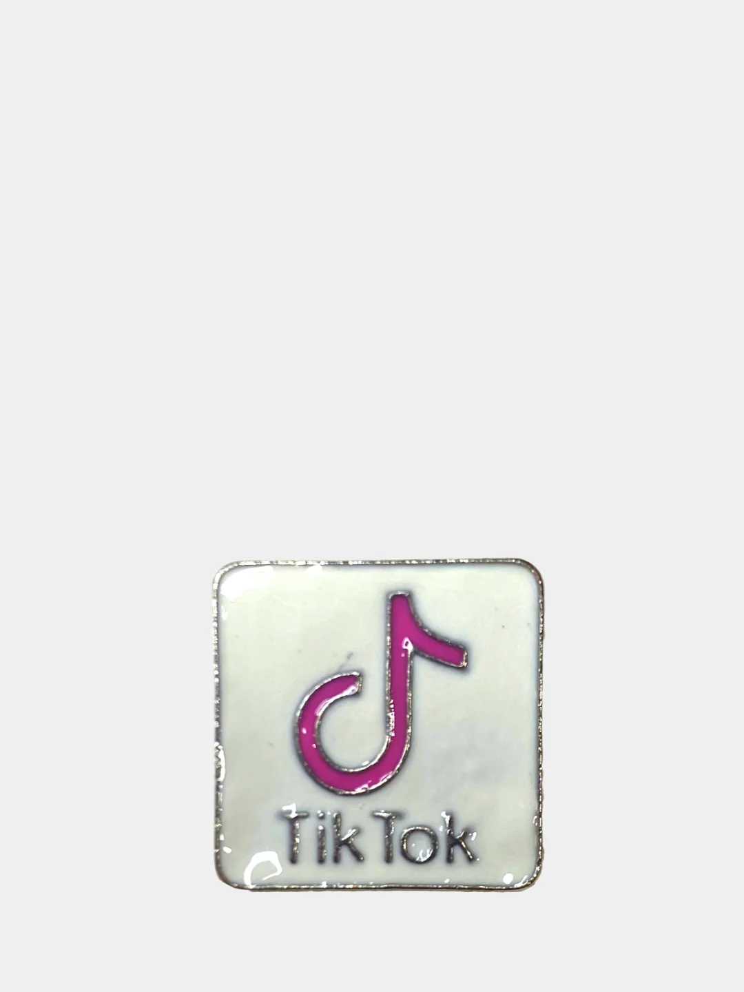 Фуксия пин металлический на булавке tik-tok
