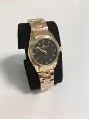 Желтый элегантные женские часы