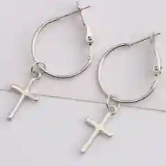 Круглые серьги с крестиком