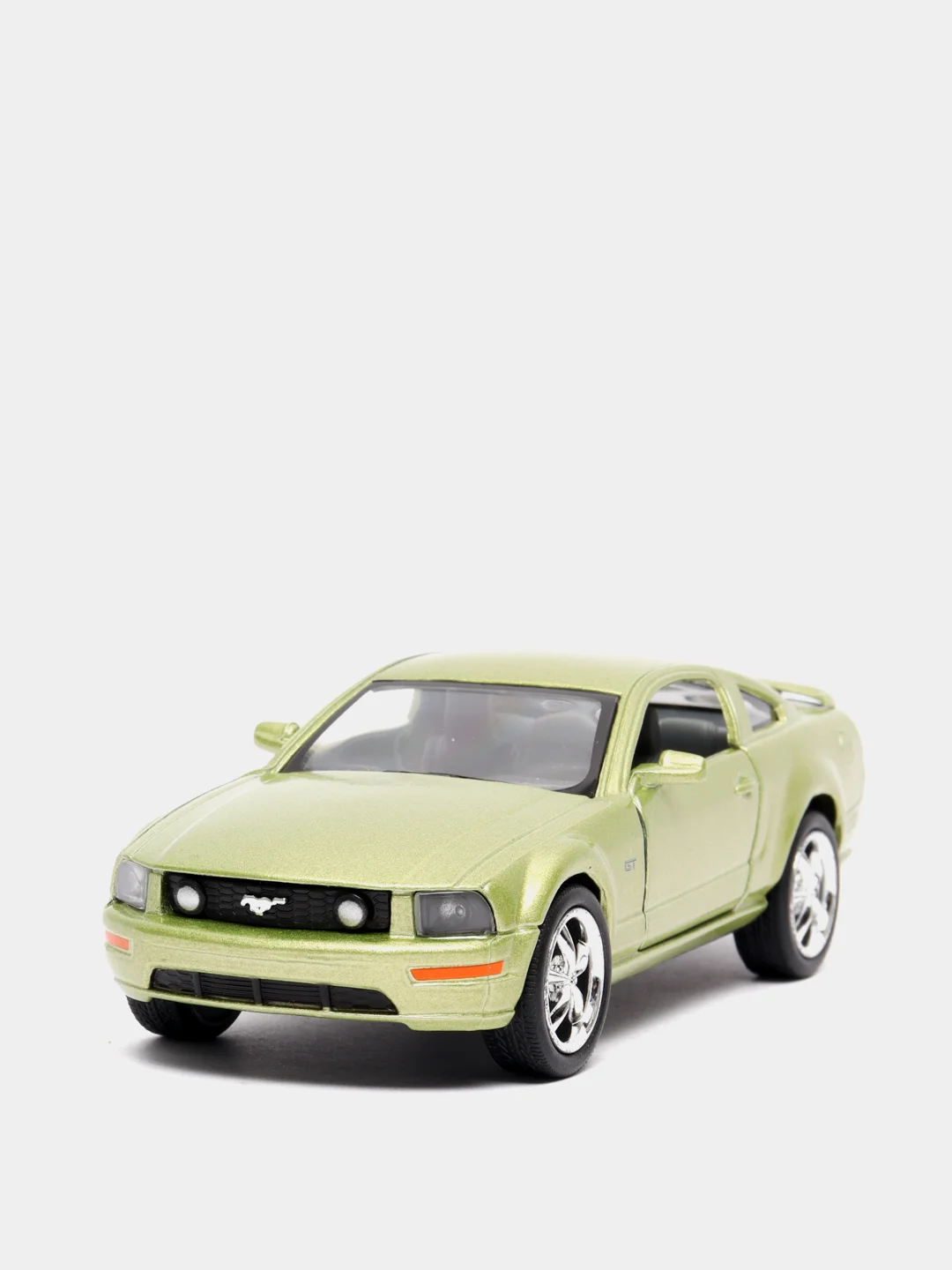Зеленый металлическая машинка 1:38 Ford Mustang GT 2006 KT5091D