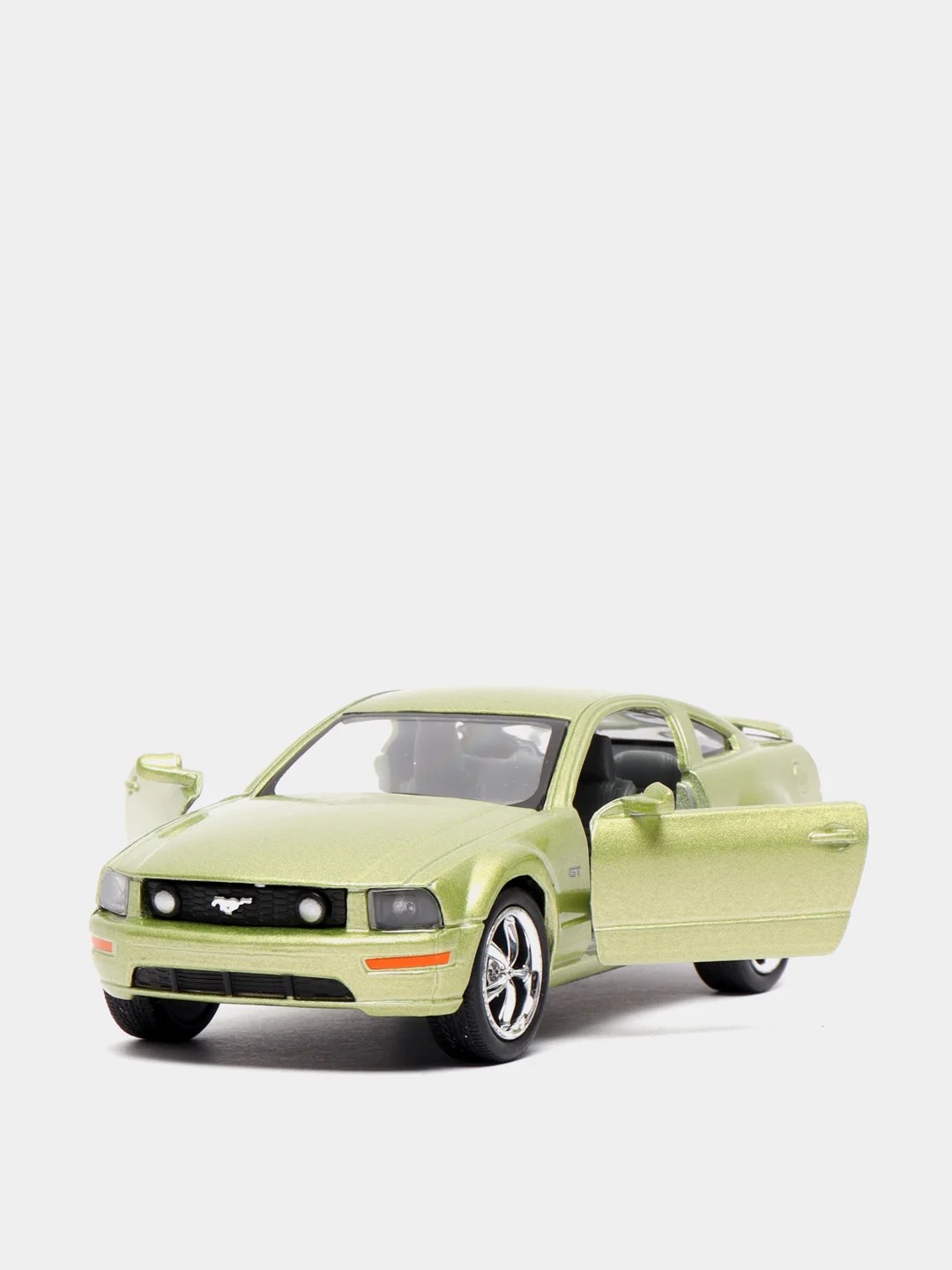 Желтый металлическая машинка 1:38 Ford Mustang GT 2006 KT5091D