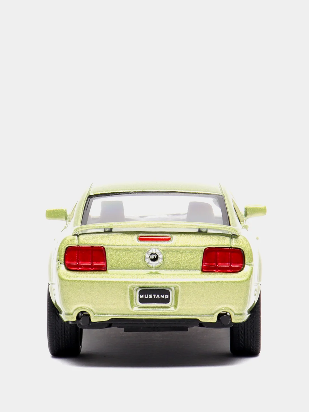 Желтый металлическая машинка 1:38 Ford Mustang GT 2006 KT5091D
