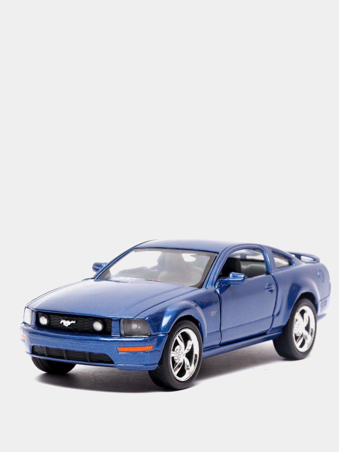 Металлическая машинка 1:38 Ford Mustang GT 2006 купить по цене 499 ₽ в  интернет-магазине KazanExpress