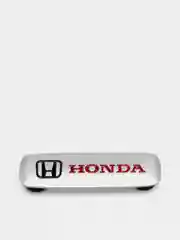 Комплект шильдиков металлических с эмблемой авто "HONDA" и  4 винтовыми креплениями (Пара)