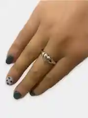 Белый кольцо, серебрянное, кольцо формы сердца