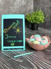 Красный графический планшет