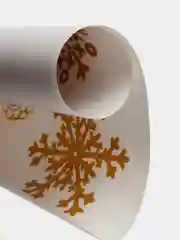 Желтый новогодние большие наклейки на окна, стекло