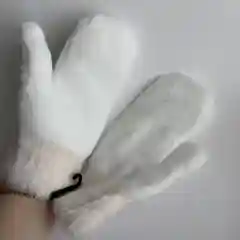 Белый варежки женские с подкладом