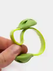 Зеленый держатель проводов