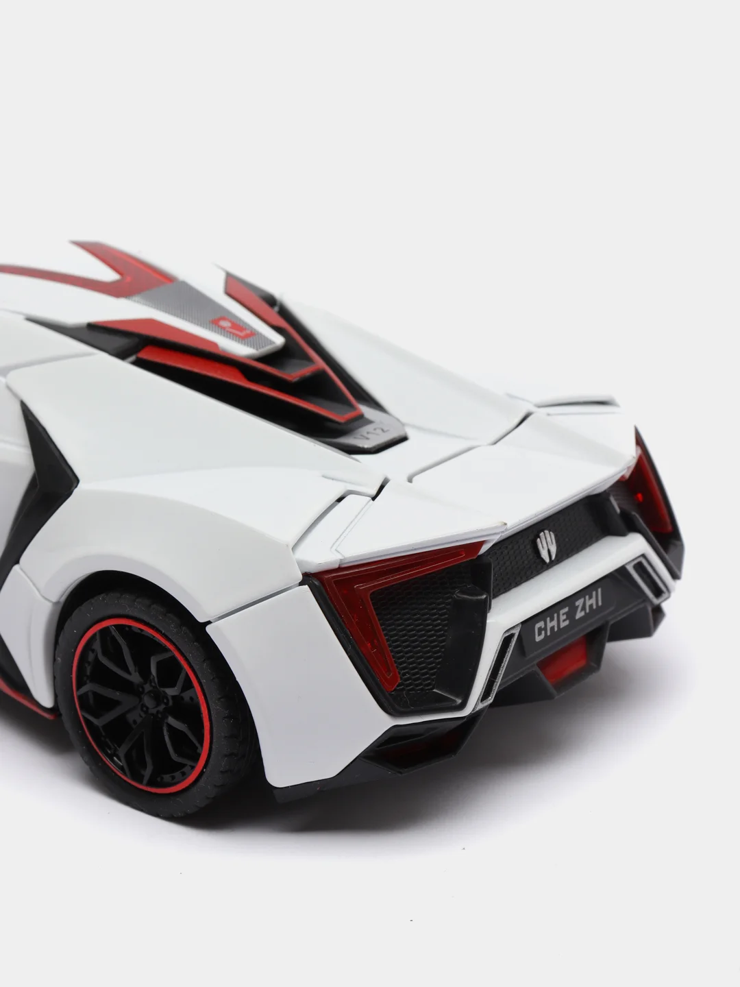 Черный металлическая машинка Die Cast 1:24 Lykans Hypersport CZ32A, инерционная