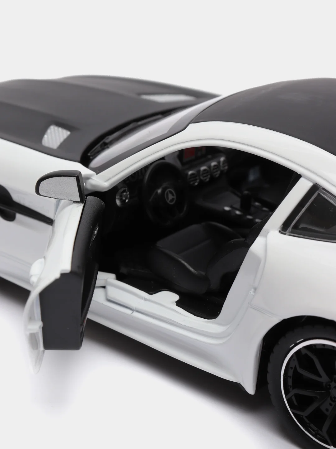 Лайм машина металлическая Мерседес GT 1:24