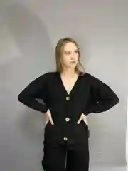 Черный женский кардиган на пуговицах