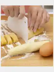 Белый шпатель кухонный, 19 см