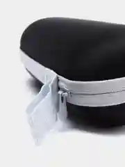 Черный зонт с футляром карманный