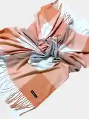 Кораллово-розовый платок теплый кашемировый. Шарф квадратный женский