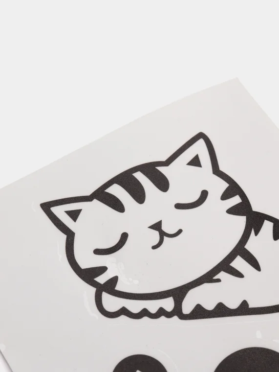 Наклейка на выключатель "Котенок"