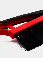 Красный щетка для снега универсальная, со скребком