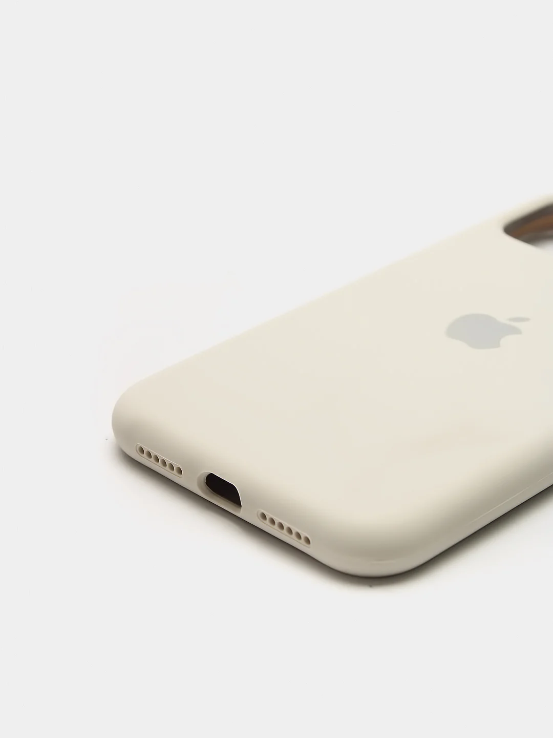 Бежевый чехол Silicone Case для iPhone 11 с закрытым низом