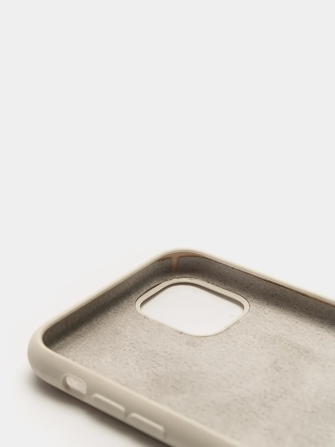 Бежевый чехол Silicone Case для iPhone 11 с закрытым низом