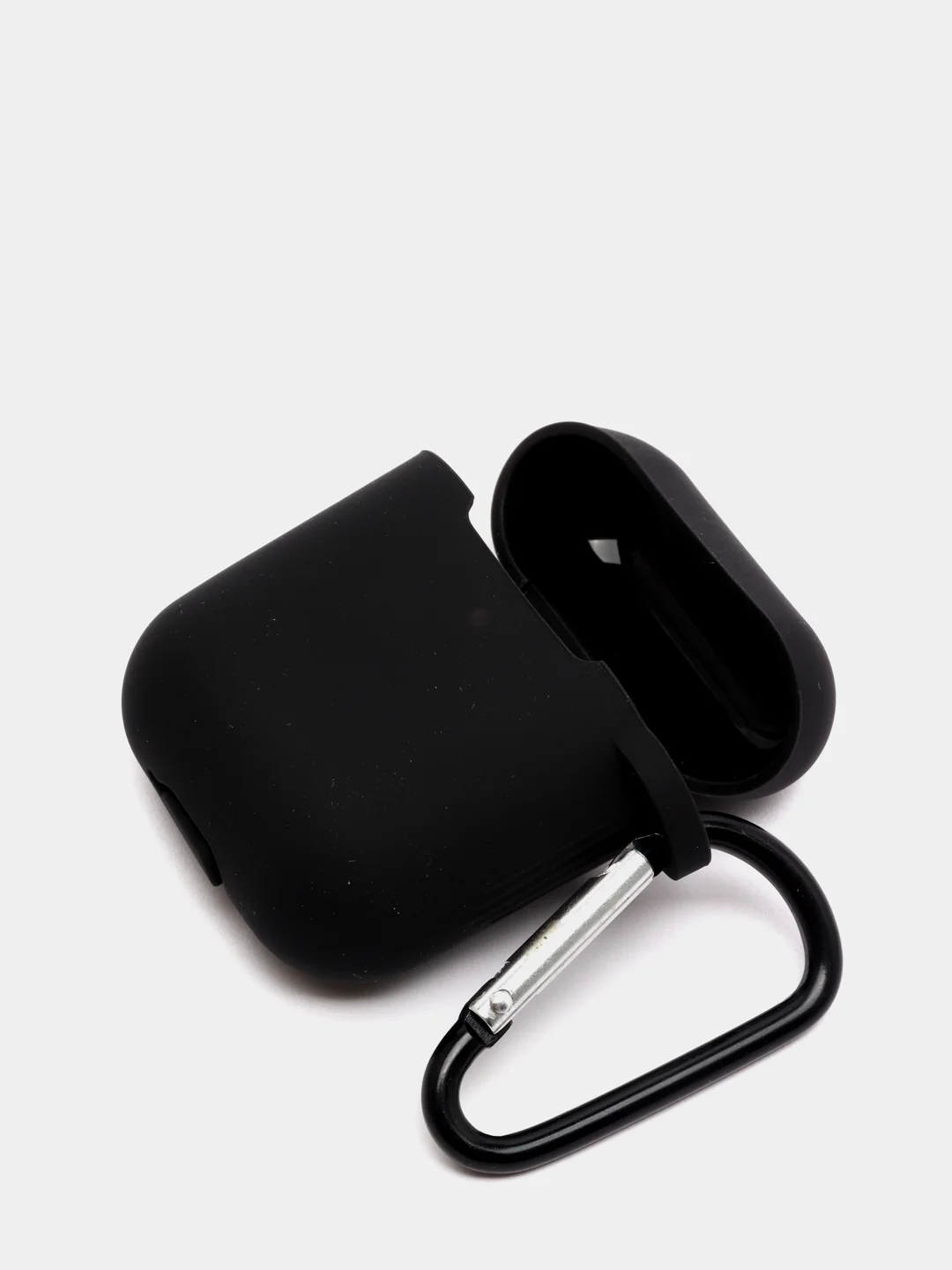 Черный чехол для наушников Airpods силиконовый с карабином