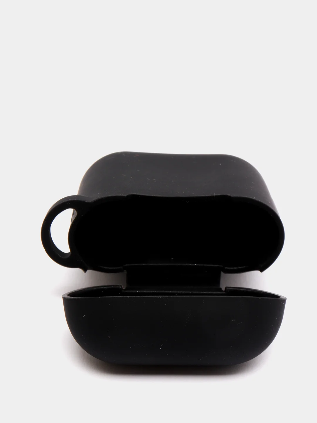 Черный чехол для наушников Airpods силиконовый с карабином