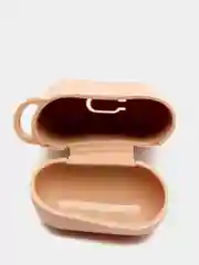 Бежевый чехол для наушников Airpods силиконовый с карабином