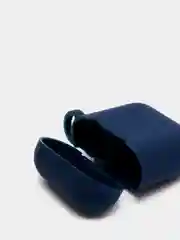 Индиго чехол для наушников Airpods силиконовый с карабином