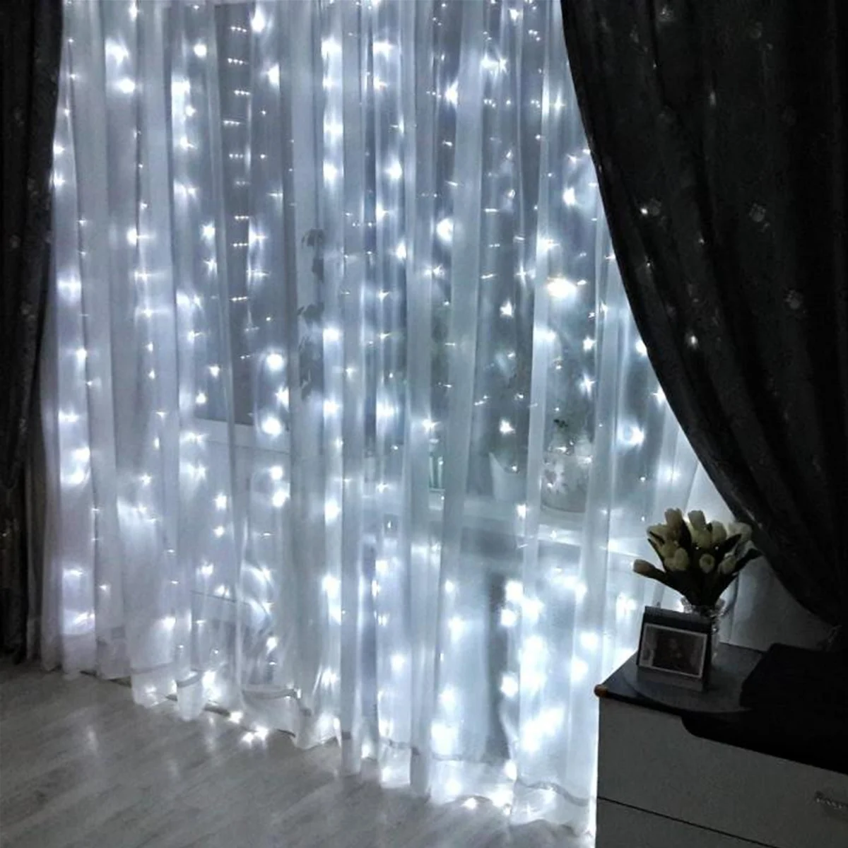 Белый гирлянда - штора с большими светодиодами занавеска, 300 LED, 3х3 метра, 10 крючков