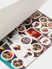 150 наклеек. 44 котенка. Приключения котят