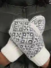 Белый варежки женские тёплые зимние