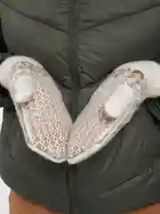 Бежевый варежки женские тёплые зимние