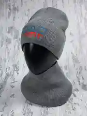 Серый металлик шапка игра в кальмара