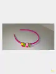 Розовый ободок для волос