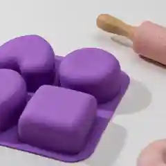 Форма для выпечки "Фигуры и сердце", 16х17 см, 4 ячейки 7х7 см, разные цвета