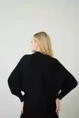 Черный водолазка
