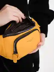 Желтый поясная сумка женская, из кожи