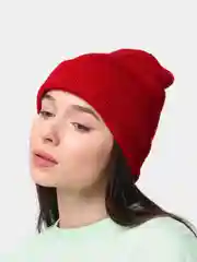 Багровый шапка бини