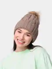 Бежевый меланж шапка вязаная теплая для женщин