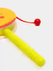 Желтый игрушечный деревянный барабан