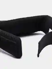Черный защита шеи игрока
