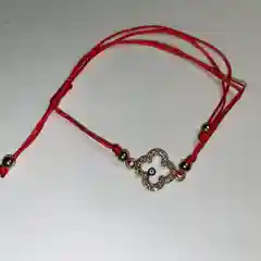 Коралловый нитка красная